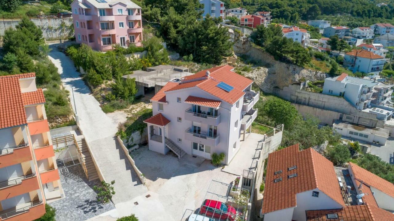 Apartmani Ticinovic Omis Bagian luar foto