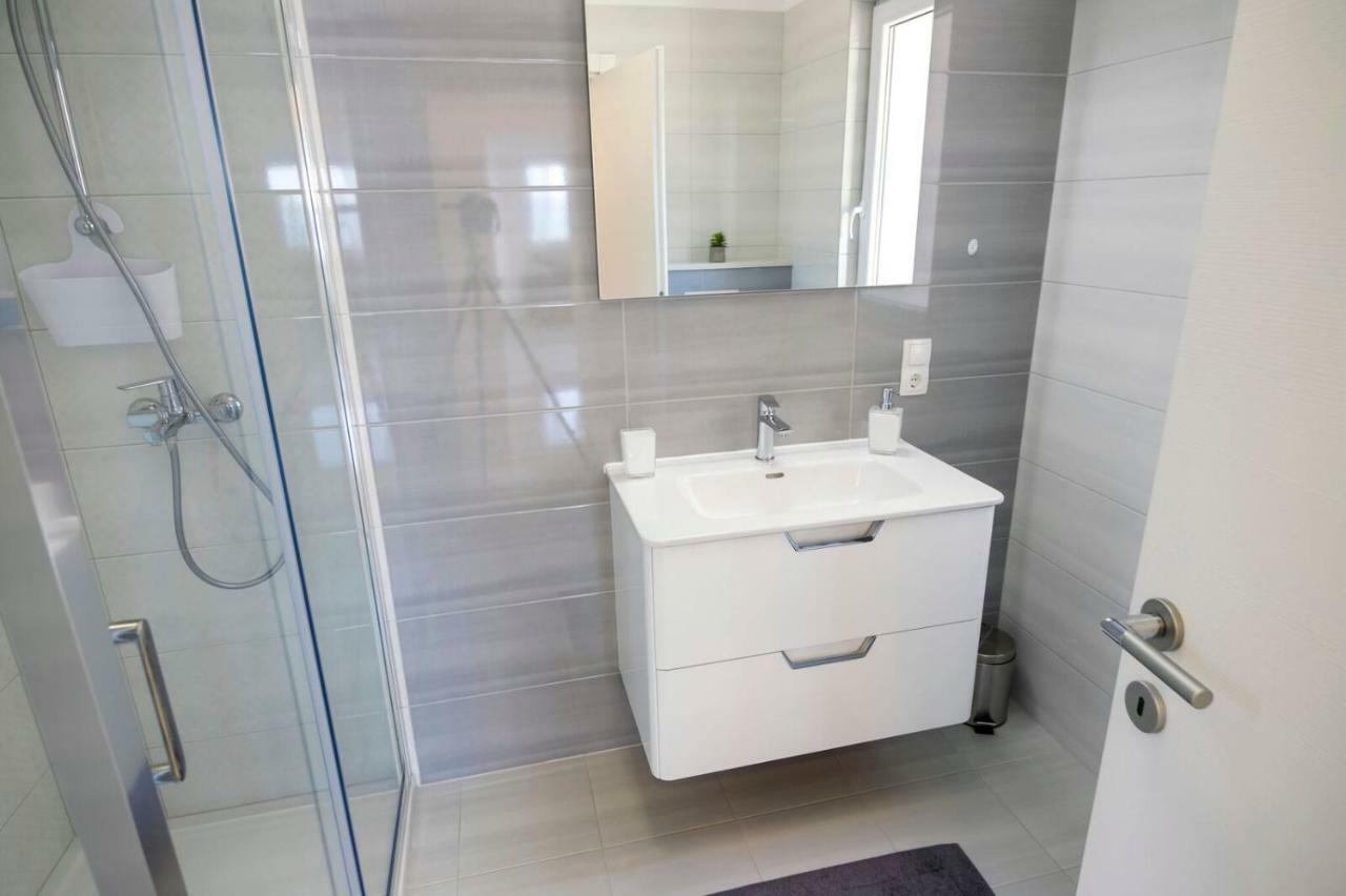 Apartmani Ticinovic Omis Bagian luar foto