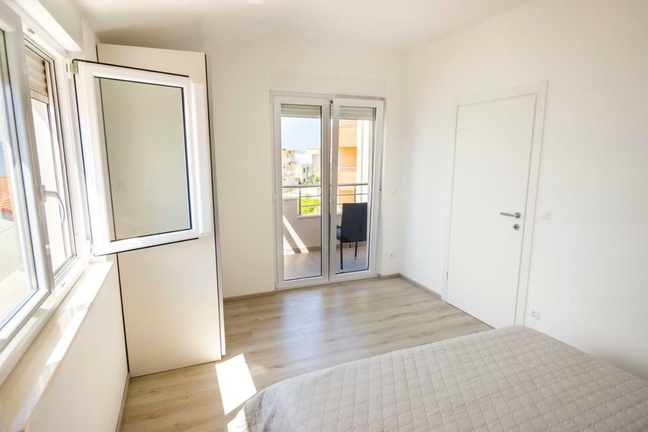 Apartmani Ticinovic Omis Bagian luar foto