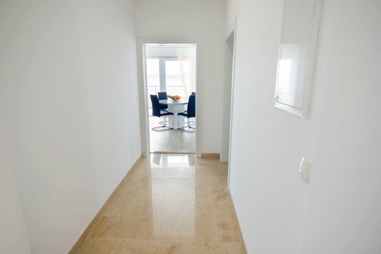 Apartmani Ticinovic Omis Bagian luar foto