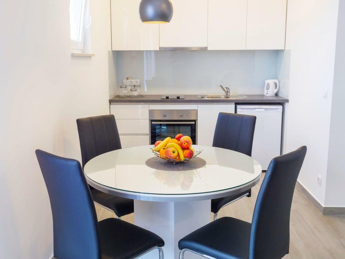 Apartmani Ticinovic Omis Bagian luar foto