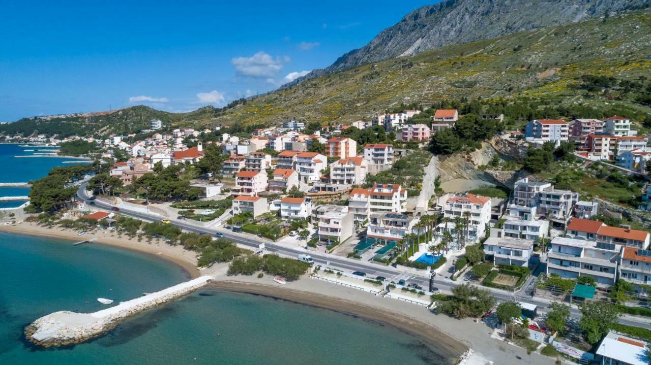 Apartmani Ticinovic Omis Bagian luar foto