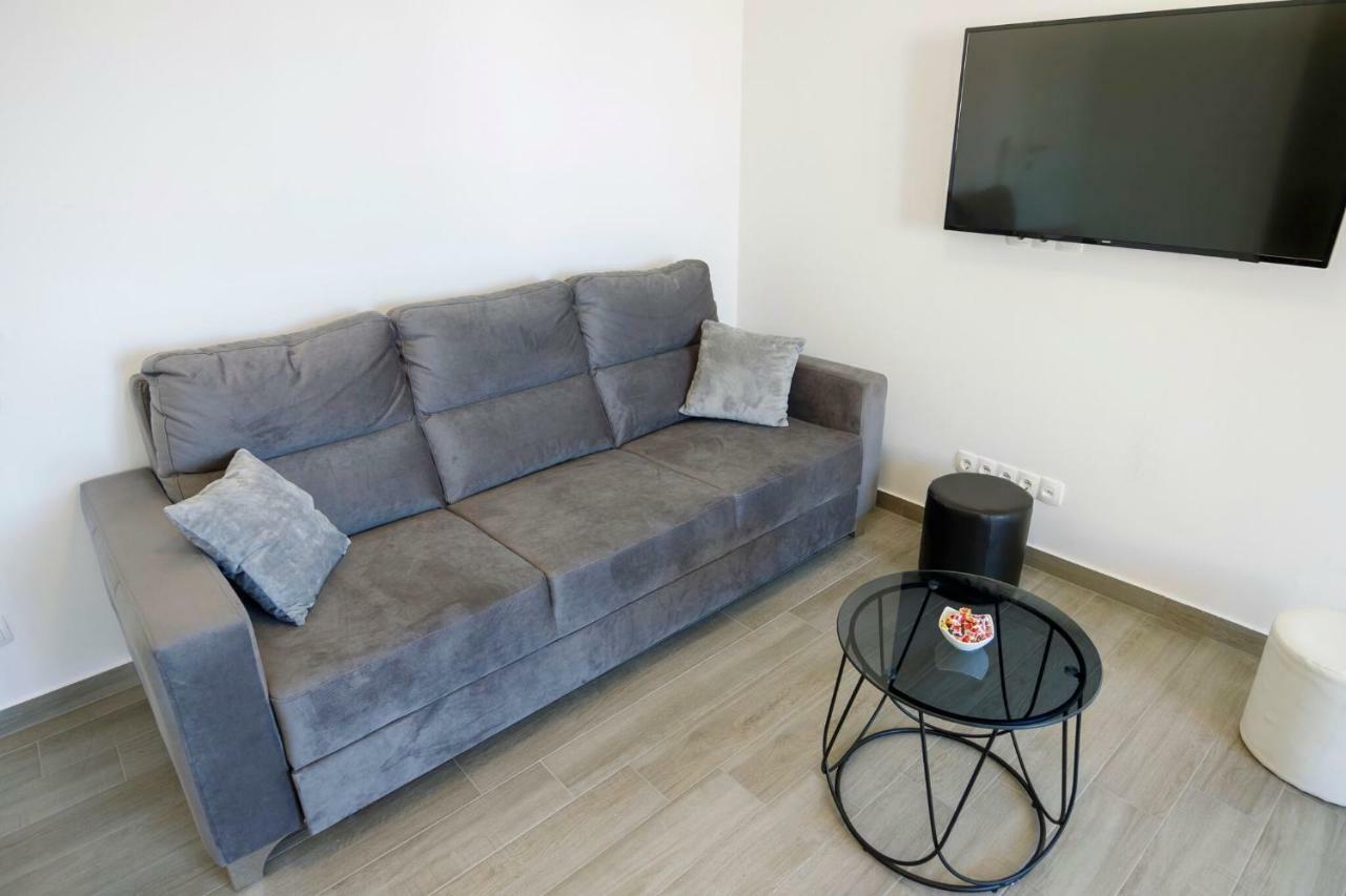 Apartmani Ticinovic Omis Bagian luar foto