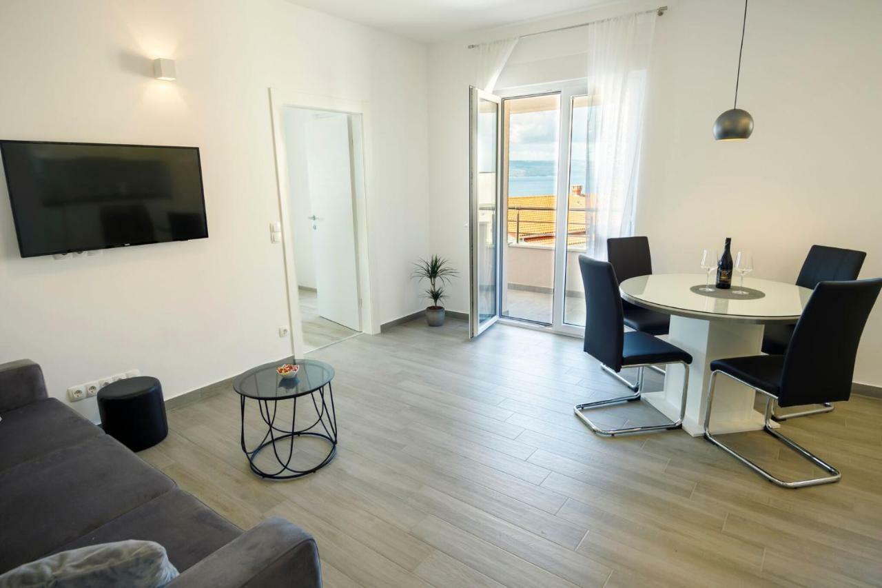 Apartmani Ticinovic Omis Bagian luar foto