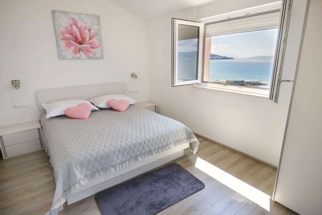 Apartmani Ticinovic Omis Bagian luar foto